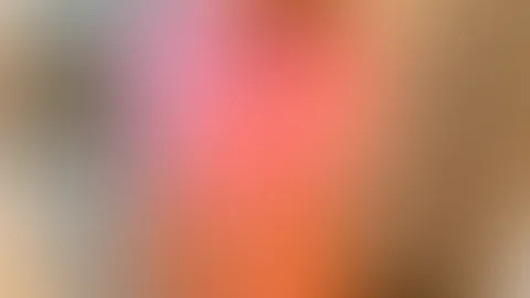 Du weißt genau, warum du nicht weiterscrollst… 👀    Der Blick… die Nähe… das hier ist kein Zufall 😏    Aber pass auf:   Das, was du hier siehst, ist nur das Spiel…   Die Regeln? Die bestimme ich 🔥 