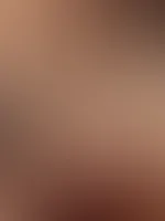 Bilder machen im neuen bh der kommt aber auch gut noch die Hose runter das der Tanga gesehen wird dann passt das đđ willst du mehr ?đ„”