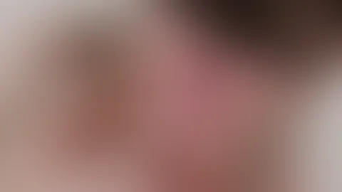 Heute Früh war ich echt geil muss ich sagen 🔥. Habe mich von oben angefangen zu streicheln bis ich bei meiner P***y angekommen bin. Es war richtig geil. 🔞💋