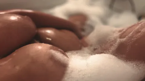 Steigst du mit mir in die Badewanne 😋?!