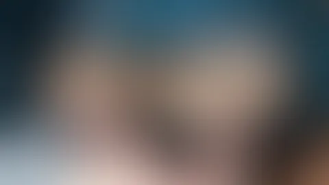 Selbst beim Streichen hab ich Bock... Wie wäre es mit einem "Akt" Bild , schön mit Farbe einsauen und ein Bild mit unseren Körpern machen 😏💦