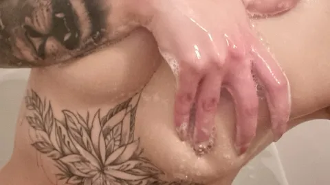 Unzensierte Titten-Wahrheit.💦