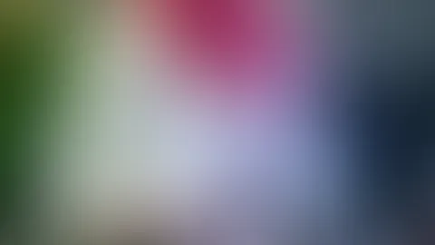Bisschen p***y zeigen währenddessen ich an ihr spiele 🤫