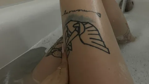 Frisch gef**kt in der Wanne 🛁 🔥