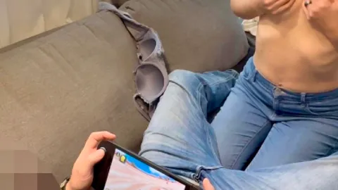 Blowjob während dem Gamen
