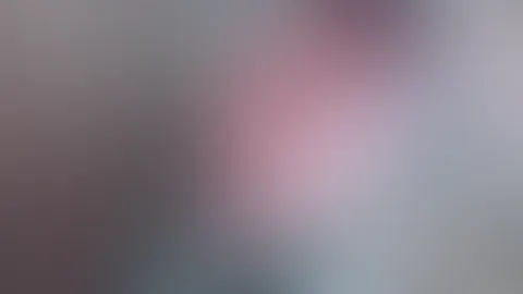 Wenn ich komme, läuft es aus mir. Ich liebe es, wenn Männer das schlucken. Würdest du alles nehmen, was ich dir gebe?