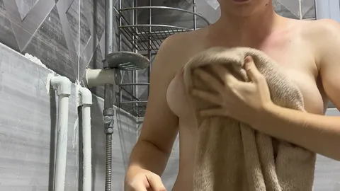 Geiler Spaß unter der Dusche