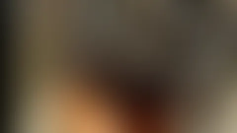 Na, wie sieht’s aus — hast du Lust? Geil? Na gut… eine schnelle Nummer. Ich zieh mich aus, und wir f**ken? 😋