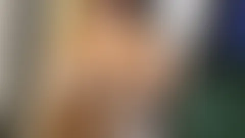 Naa würdest du es gern für mich übernehmen? Hinter mir zu stehen. Eine Hand an meinen dicken Eutern. An ihnen spielen, sie fest massieren? 😏Und gleichzeitig in mein Höschen eindringen und mir meine K