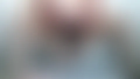 In BH und Netzstrümpfen mache ich es mir selbst