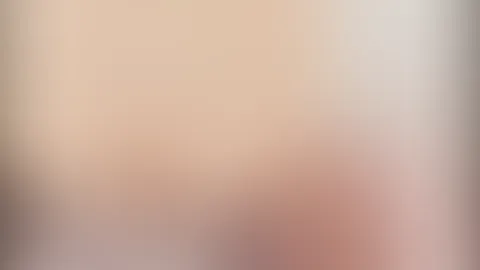 Beide Löcher geil gestopft 😈🔥