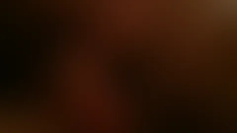 Kurzer Midnight Blowjob, bis mir die Sahne aus dem Mund läuft.