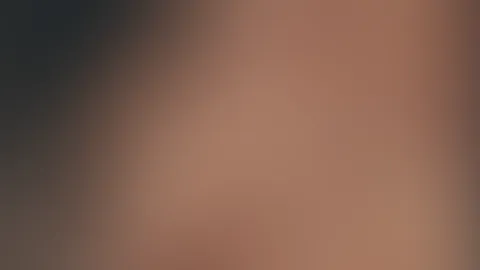 Endlich Feierabend 😌 Jetzt tausche ich Stress gegen Lust… und vielleicht tausche ich auch ein paar heiße Nachrichten mit dir? 💬