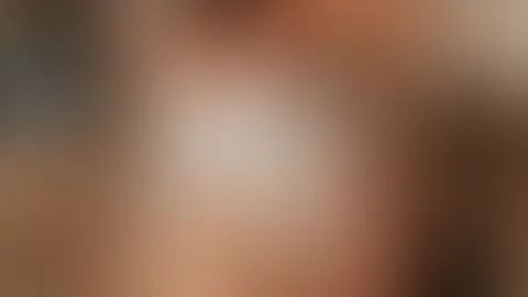 Gib mir paar Klapse und lass mich die Eier darauf klatschen hören🥵💋