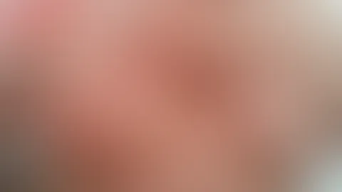 Erst gibt es was mit dem Lineal auf die harten Nippel, dann creme ich meine Titten schön genüsslich ein... Sieh selbst 😊