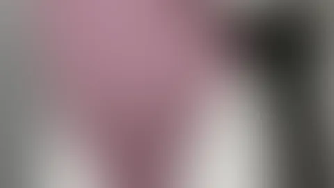Steht mir Rot? 😈🔥 Schau: enges rotes Bodysuit umschmeichelt jede Kurve, Brust drückt gegen den Stoff, Nippel zeichnen sich ab, A***h bereit für alles 💦