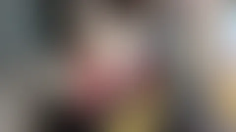 Nasse F***e bekommt es auf die Nylons Gewixxt