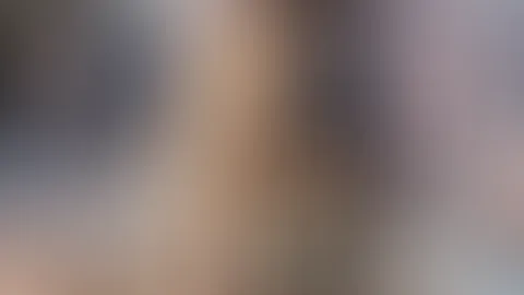 Schwarzes Spitzendessous mit ausgeschnittenen Titten