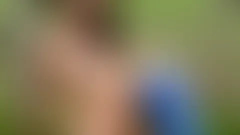 Wer hat Bock mich als kleine Bauernschlampe komplett zu benutzen und mit seinem harten S*****z in all meine geilen teenlöcher ab zu f**ken? Spritz mir deine geile F**ksahne wohin du es gerne möchtest�