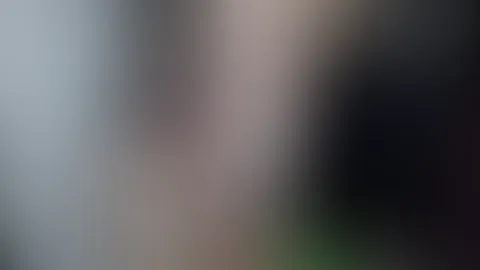 Fest gekettet und ins Maul gef**kt