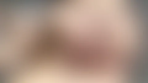 Ganz genüsslich stecke ich meine F****r in meine F***e, sie schmatzt so geil für dich! Na, würdest du da lieber was anderes hineinstecken? 😇