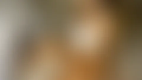 Wer hat Lust mich aufs Bett zu schmeissen und mir seinen S*****z in die F**klöcher zu stopfen? đ„°