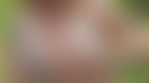 Das kleine Engelchen vergnügt sich draußen 😇😈😉