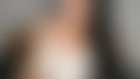 Würdest du mir die Dessous lieber langsam ausziehen oder runterreißen? 😈