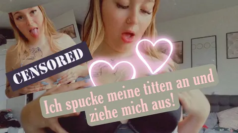 Titten massieren und anspucken + ausziehen
