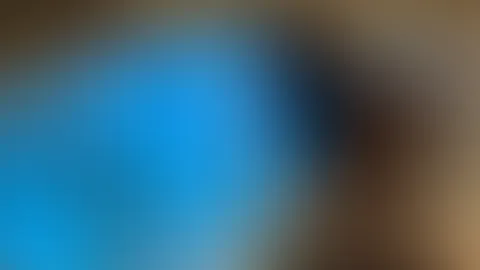 Ich liebe es, mit der Stimmung zu spielen … nur einen Hauch von Andeutung zu lassen, der die Dinge noch heißer macht 😏 Manchmal genügt ein einziger Blick, um die wildesten Fantasien zu wecken … und d