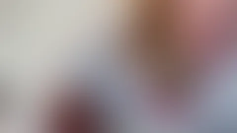 Seine Vorhaut ist so mega geil ich spiele gern damit und wie schön sie hoch und runter geht so mache ich ihn scharf