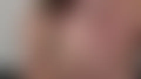 Mit Lipgloss zur Not gef**kt und dann läuft die M****i cremig aus