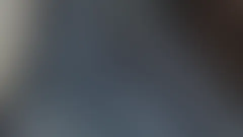 Das ist so eine kleine Macke von mir 🤭😈 – ohne Höschen in die Stadt gehen, einkaufen, Erledigungen machen und mir dabei ein bisschen Spaß verschaffen 😋 So wie jetzt gerade auf der Post – man warte
