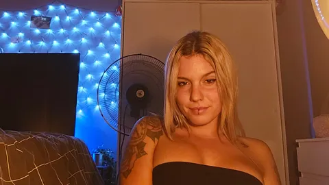 Es wird an meiner geilen feuchten F***e rumgespielt 💦💦