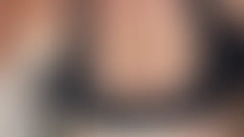 Manchmal braucht es nicht viel – nur Selbstbewusstsein und den richtigen Blickwinkel. 🔥 Bist du bereit, mehr von mir zu sehen? 😘