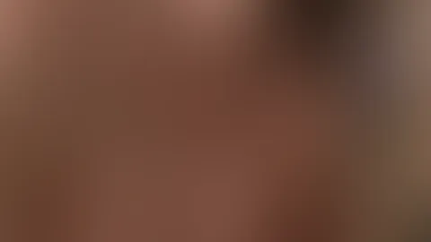 Hast du dich auch schon ausgezogen? 😈 F**ken am morgen um geil in den Tag zu starten ist doch mega oder? 🍆💦🥰