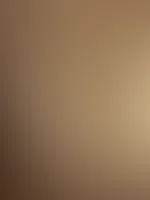Der erste Sonnenstrahl kriecht über meine nackten Brüste und malt mich an die Wand. Oben ohne, noch ganz warm vom Schlaf, die Nippel hart vom kühlen Morgen. Mein Schatten sieht aus, als würde er dich 