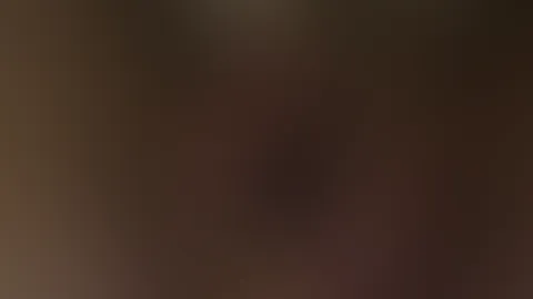 Im kuscheligen Bademantel selbst gef**kt 😈