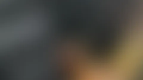 Blowbang im Fahrstuhl mit 4 Schwänzen