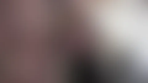 Von wegen „dominant“! Ich f**k dich weg du S******e!