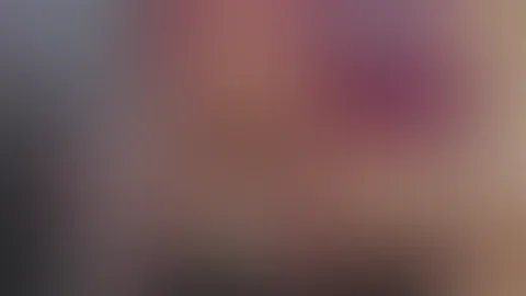 Wie würdest du mit meiner kleinen P***y spielen?