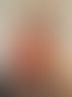 Kniend, aber sicher nicht brav😈 Was würdest du mit mir anstellen?