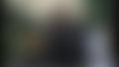 Du liebst es mir beim Umziehen zu zuschauen? Nun ich liebe es beobachtet zu werden. Schau mir nach Herzenslust zu und ergözte dich an meiner Schönheit.