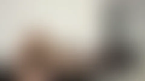 Heels an. Nylons perfekt gespannt, Strapse an ihrem Platz. Und ich weiß genau, was ich damit anrichte 🔥