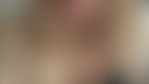 Mmh… 🤭 wäre ich so eine kleine Ablenkung im Büro? 😜 Oder wenn ich das in einem Video Call machen würde? 🤫