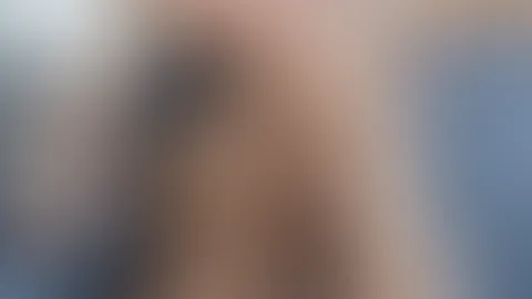 Meine Füße in diesen zerrissenen Netzstrümpfen gehören dir nicht, sie sind deine Strafe.