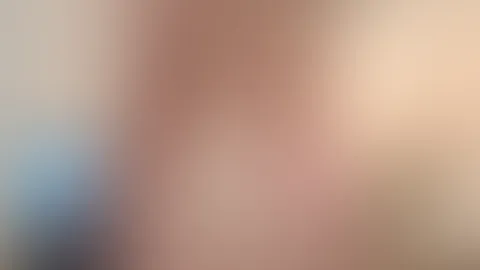 Würdest du dich freuen, wenn ich so auf deinem Sofa sitze?