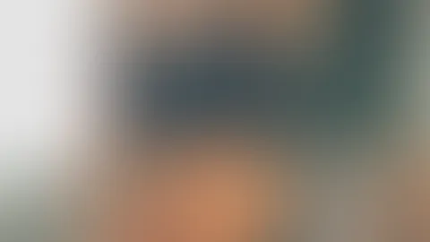 Gefällen dir schwarze Dessous und Strümpfe? Würde es dir gefallen, wenn ich dich so verführen würde 😋 zuhause auf dich warte und dich schön verwöhnen würde? Do you like black lingerie and stockings