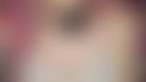 Jetzt durchnässen wir mein weißes Oberteil 😝 Das Shirt wird durchsichtig und die Aussicht? Absolut unwiderstehlich hehe 🔥
