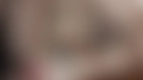 Ihr wollt eine richtige Fuß-Fetischistin sehen? Dann hab ich da was… Die heiße Blooming Soles hat sich zu mir gesellt und erzählt was sie mit ihren wunderhübschen Füßen gerne macht. Und dann machen wi